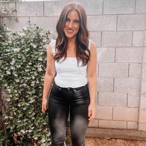 Meet your Posher, Kayla